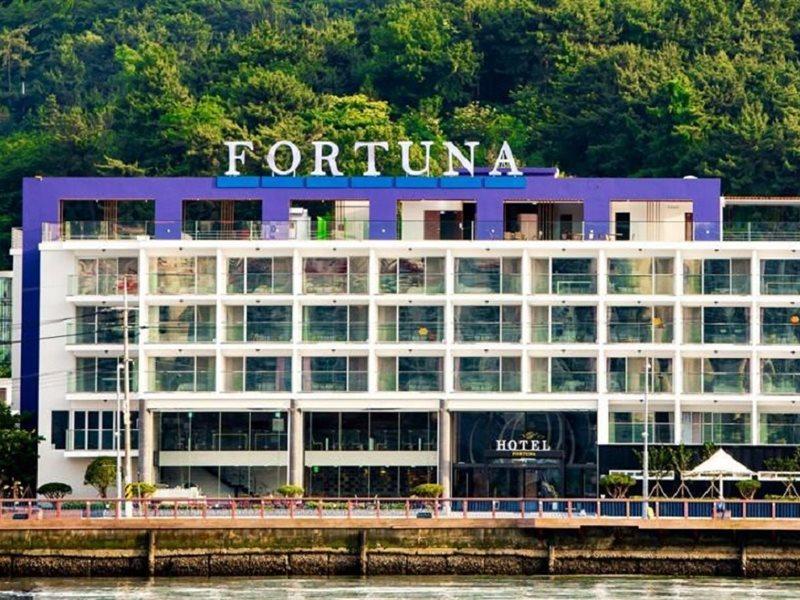 Fortuna Hotel Tongyeong Buitenkant foto